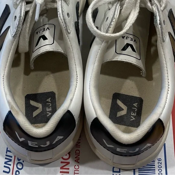 Veja Black and White Sneakers - Picture 3 of 9
